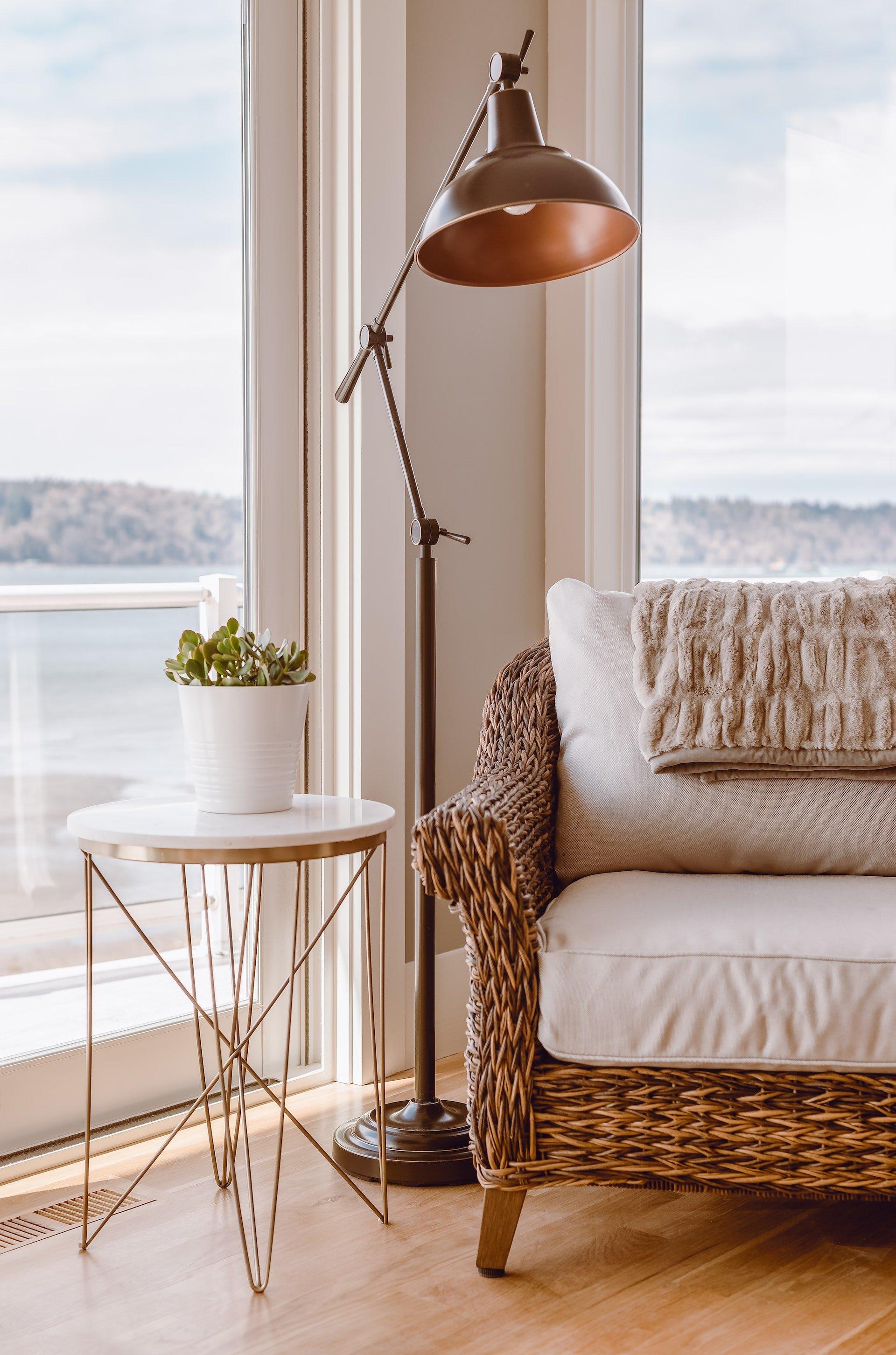 How to Incorporate Floor Lamps into Your Home Decor for a Comfortable and Stylish Look